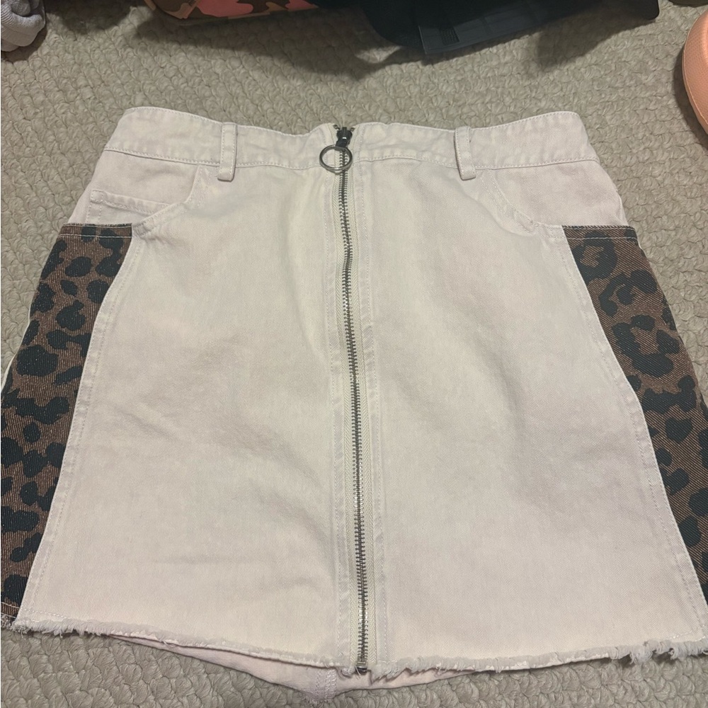 She + Sky Cream Mini Skirt with Leopard Print